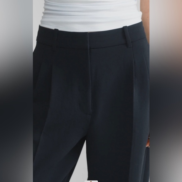 Aritzia Effortless Pants Dark Night Navy - Curve Fit - Crepette - Picture 3 of 3